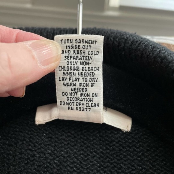 Bechamel holiday appliqué button up vest - Picture 8 of 8